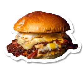 Smash burger composé de deux patties de bœuf smashed, œuf, bacon, pepper jack, sauce smokey baconnaise